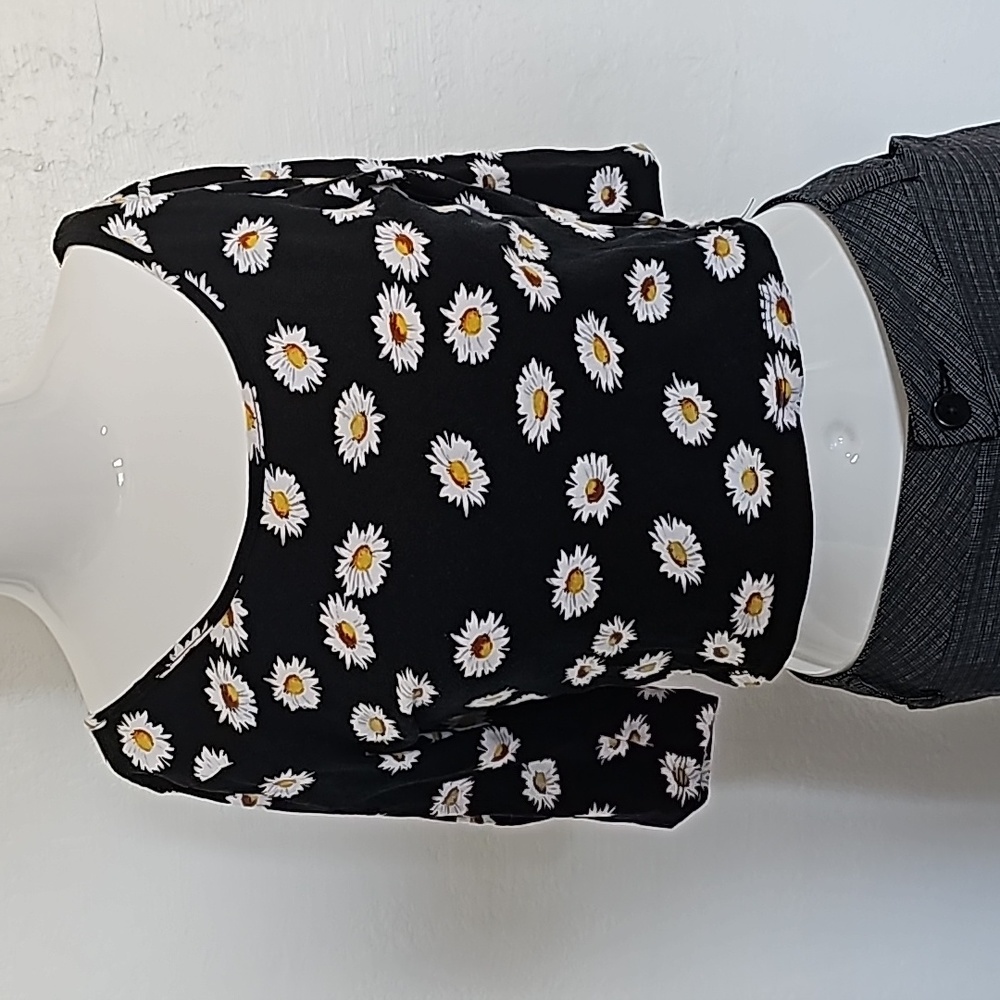 Annabelle Crop top Black flower print Size M